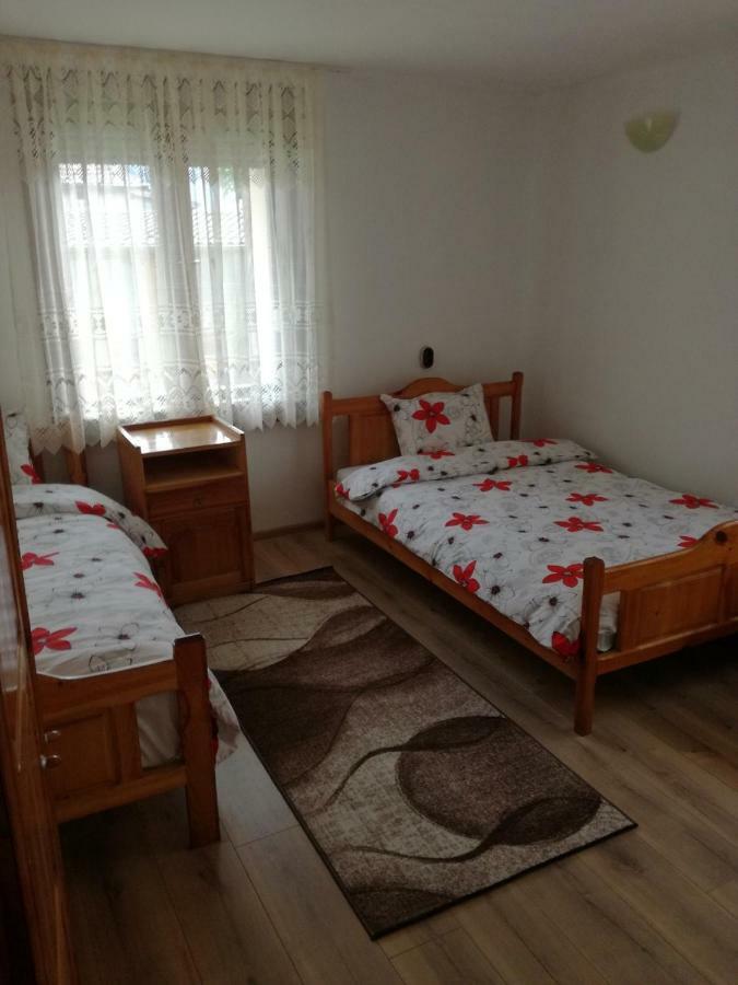 מלון סרניצה Къща Генчеви מראה חיצוני תמונה